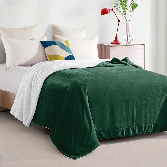 Elegant Comfort Ultra Soft Reversible Flannel Sherpa Blanket - Cozy Silky Fleece Throw for Couch, Bed - Plush Fuzzy Warm Winter Blanket for Gift, Queen, Hunter Green