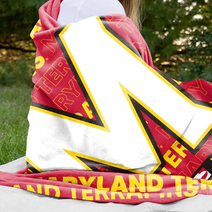 Logo Brands NCAA Classic Fleece Throw Blanket -50” x 60” Ultra-Soft Game Day Blanket with Bold Team Colors & Logo – Cozy College Team Bedding for Fans & Alumni
