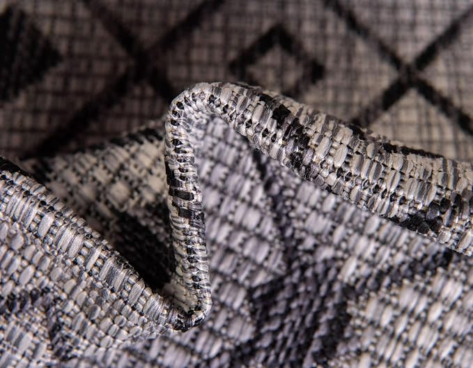 Unique Loom Outdoor Trellis Collection Area Rug - Tribal Trellis (5' 1" x 8' Rectangle, Gray/ Black)
