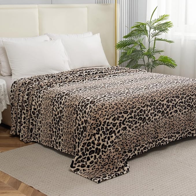 Elegant Comfort Luxury Velvety Feel Blanket, All-Season Lightweight Blanket, Ultra Plush, Soft, Cozy-Fuzzy Flannel Fleece for Couch, Sofa, Bed, Travel, Animal Print Design, Twin/Twin XL, Leopard