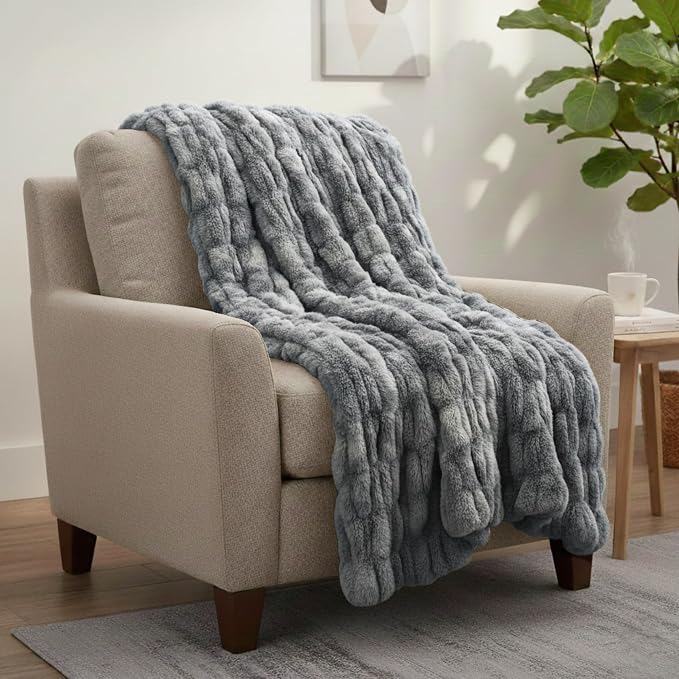Lavish Home Oversized Ruched Faux Fur Blanket - 60x80-Inch Plush Polyester Faux Fur Queen-Size Throw for Sofas and Beds - Luxurious Bedding (Silver)