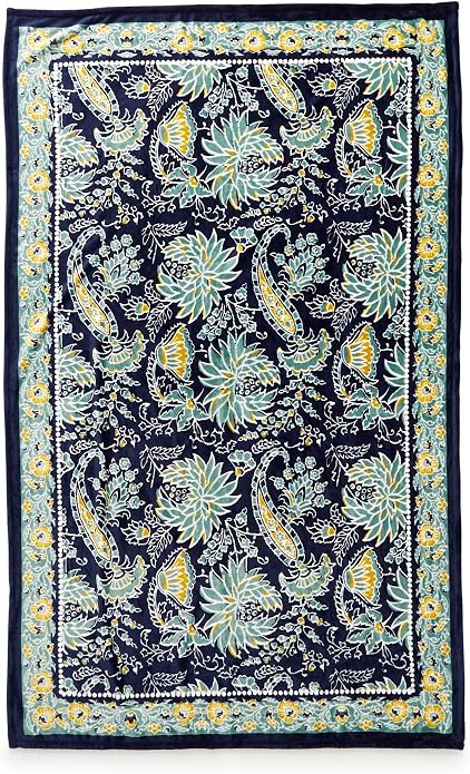 Vera Bradley Women's Fleece Throw Blanket – Soft Plush Blanket for Couch, Bedroom & Home Décor