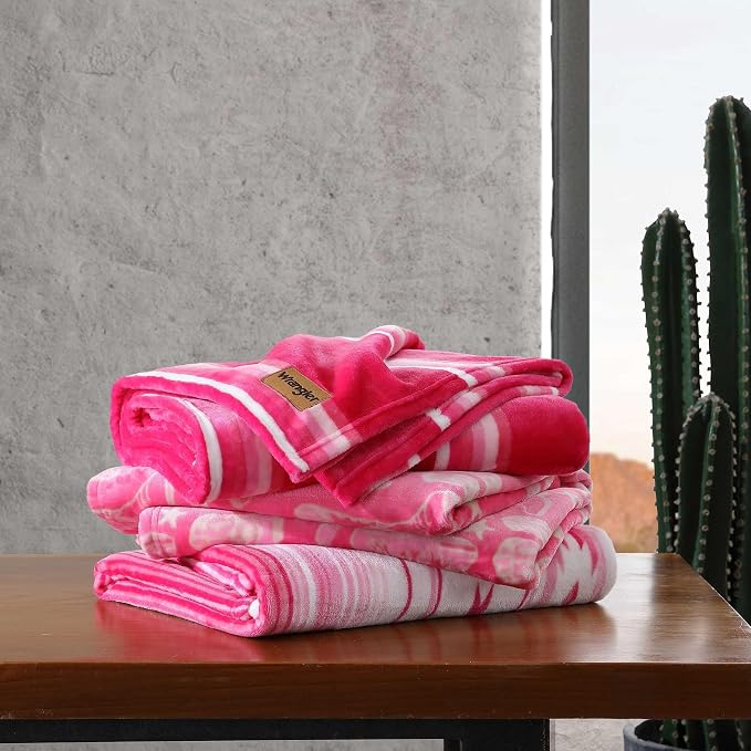 Wrangler - Plush Fleece Throw Blanket, Super Soft Bedding, Yellowstone-Inspired, Dorm Room Essentials, 50x60, Knockin Boots Pink