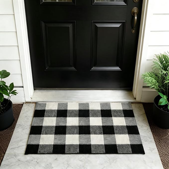 SEEKSEE Buffalo Plaid Outdoor Rug 2' x 3' Black and White Front Door Mat, Layering Rug for Porch, Washable Doormat, Cotton Area Rug for Outdoor Entrance Entryway Patio Porch Decor