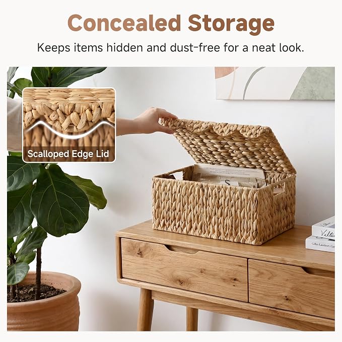 StorageWorks Wicker Basket with Scalloped Edge Lid, Water Hyacinth Basket with Built-in Handles, Handwoven Wicker Box for Living Room, 15" L x 11 ¼" W x 7" H