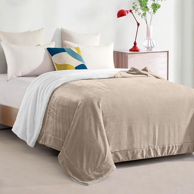 Elegant Comfort Ultra Soft Reversible Flannel Sherpa Blanket - Cozy Silky Fleece Throw for Couch, Bed - Plush Fuzzy Warm Winter Blanket for Gift, Queen, Cream