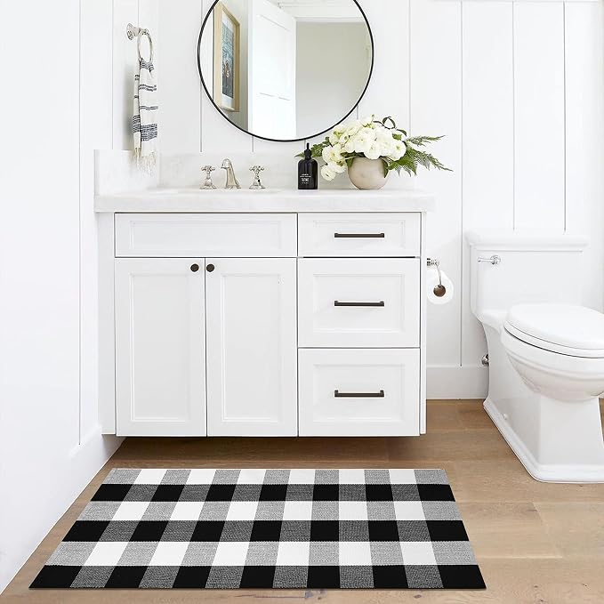 IOHOUZE Buffalo Plaid Checkered Rug 2x4.3 Ft Front Door Mats, Washable Area Rugs for Front Porch Decor, Spring Summer Welcome Mats Outdoor, Black White Rug for Farmhouse/Entryway/Home Entrance