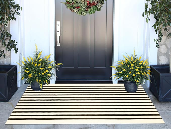 Black and Beige Outdoor Rug 2'x4.3',Striped Front Porch Rug Machine Washable Front Door Mat Entryway Throw Rug for Front Porch Indoor Outdoor Doormat
