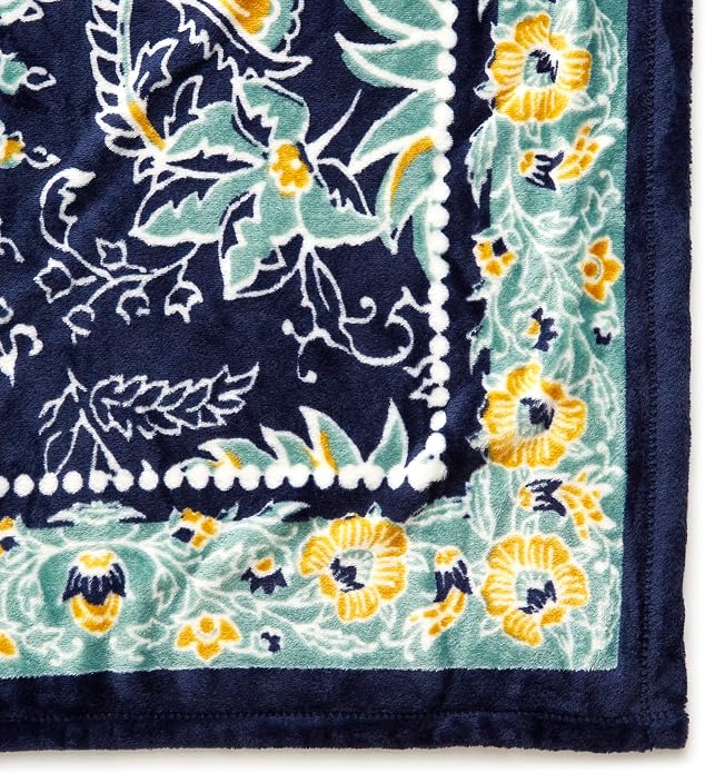 Vera Bradley Women's Fleece Throw Blanket – Soft Plush Blanket for Couch, Bedroom & Home Décor
