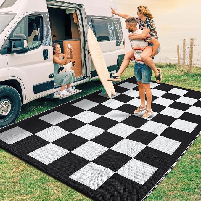 GarveeHome Outdoor Rug 5 x 8 Waterproof Modern Checkboard Plastic Straw Rug, UV-Resistant Outside Woven Camping Rug, Foldable Geometric Plaid Reversible Mat for Backyard, Picnic, Black White