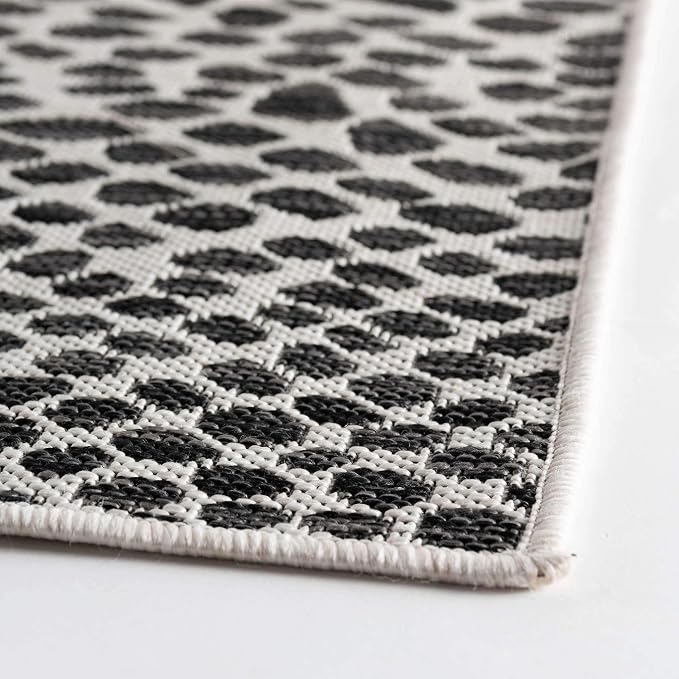 Unique Loom Outdoor Collection Area Rug - Cape Town (7' 1' x 10' Rectangle, Black/ Ivory)