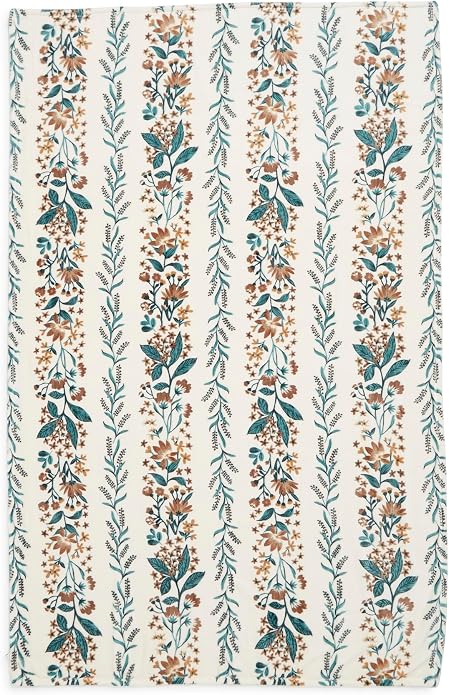 Vera Bradley Women's Fleece Throw Blanket – Soft Plush Blanket for Couch, Bedroom & Home Décor