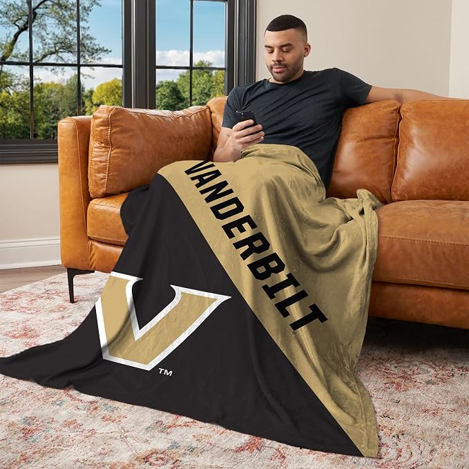 Northwest NCAA Silk Touch Throw Blanket, Ultra Soft Plush Polyester, Lightweight Warm Decorative Fan Gift, 46 x 60 in