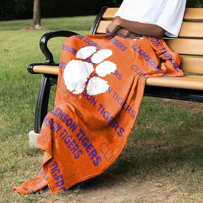 Logo Brands NCAA Classic Fleece Throw Blanket -50” x 60” Ultra-Soft Game Day Blanket with Bold Team Colors & Logo – Cozy College Team Bedding for Fans & Alumni