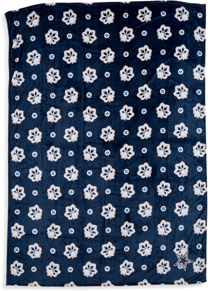 Vera Bradley Women's Fleece NFL Oversized Throw Blanket (Multiple Teams Available), Dallascowboysonblue/Graybandana, One Size