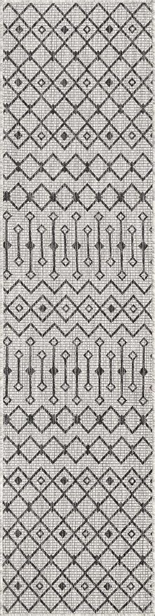 Unique Loom Outdoor Trellis Collection Area Rug - Tribal Trellis (2' x 8' Runner, Gray/ Black)