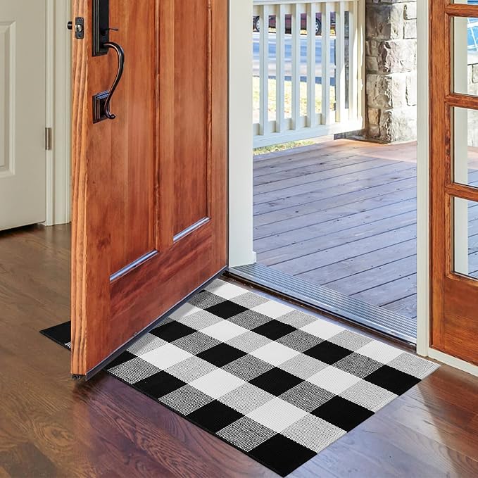 Buffalo Plaid Rug 2x3 Black and White Outdoor Mat Checkered Carpet | Cotton Woven Washable Front Porch Fall Layered Door Mats Carpet for Indoor Outdoor Entryway Farmhouse Decor