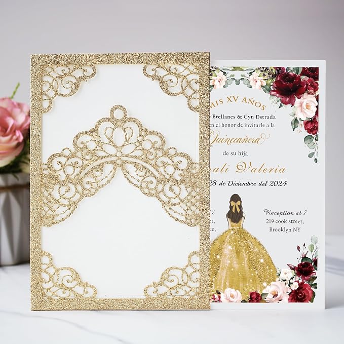 Hosmsua 50PCS Personalized Gold Glitter Quinceanera Invitations Kit, 5.1x7.3 Inch Laser Cut Floral Crown Pocket Quinceanera Invitation Cards with Envelopes for Birthday Quince Anos Invite