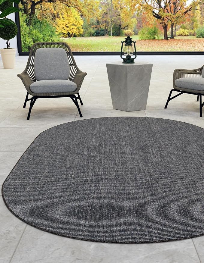 Unique Loom Outdoor Solid Collection Area Rug (5' 3" x 8' Oval Black/Ivory)