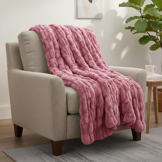Lavish Home Oversized Ruched Faux Fur Blanket, Pink, 60” x 80” | Plush Polyester Faux Fur Queen-Size Throw for Sofas and Beds - Luxuriously Soft Bedding