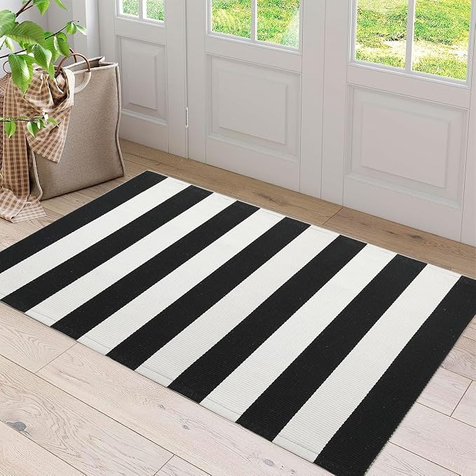 Striped Rug Outdoor Porch Rug Black and White 3'x5' Washable Layered Outdoor Doormat Front Door Mat Cotton Striped Outdoor Rug for Front Door Entryway Patio Laundry Kitchen