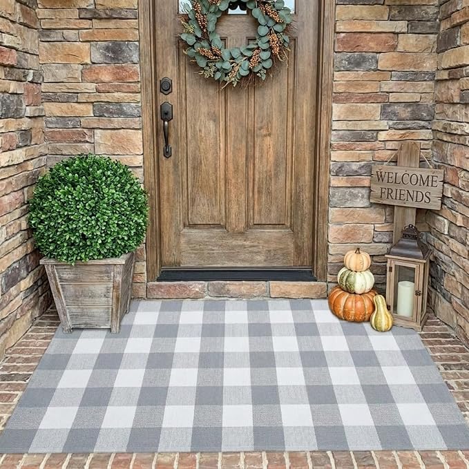 SEEKSEE Buffalo Plaid Outdoor Rug 3' x 5' Gray and White Front Door Mat, Layering Rug for Porch, Washable Doormat, Front Porch Rug for Outdoor Entrance Entryway Patio Porch Decor