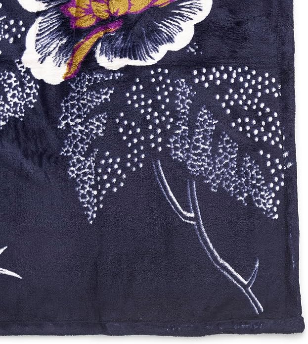 Vera Bradley Women's Fleece Throw Blanket – Soft Plush Blanket for Couch, Bedroom & Home Décor