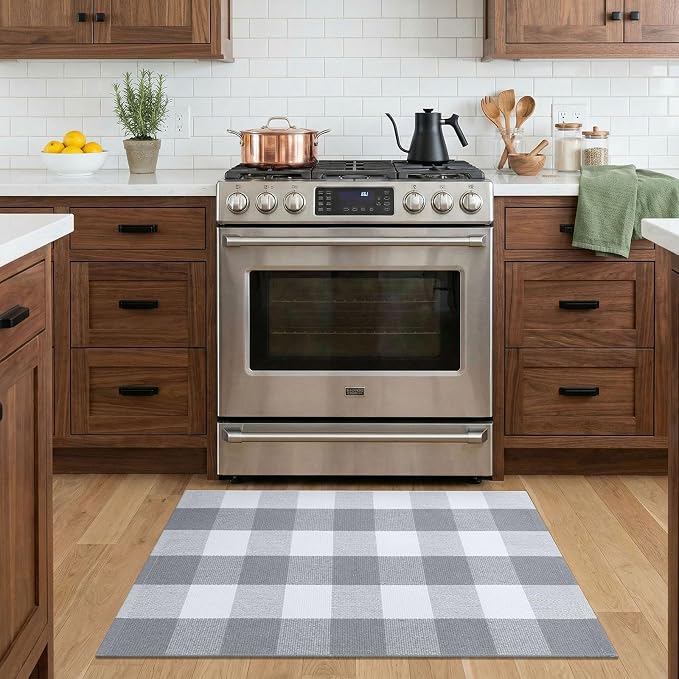 KOZYFLY Buffalo Plaid Area Rugs 2x3 Ft Grey and White Rug Washable Front Door Mat Woven Cotton Indoor Outdoor Rug for Front Porch Kitchen Entryway Patio Farmhouse Checkered Doormat