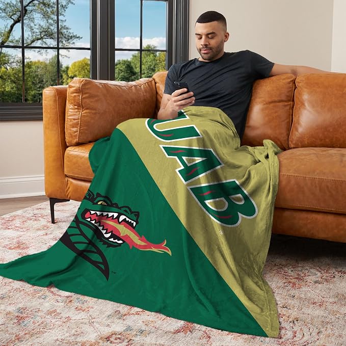 Northwest NCAA Silk Touch Throw Blanket, Ultra Soft Plush Polyester, Lightweight Warm Decorative Fan Gift, 46 x 60 in