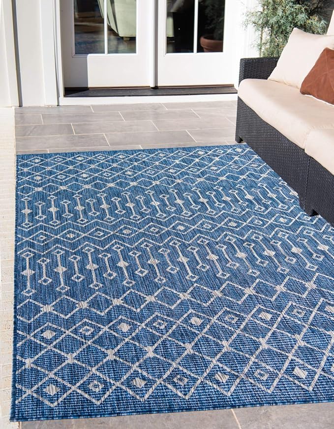 Unique Loom Outdoor Trellis Collection Area Rug - Tribal Trellis (7' 1" x 10' Rectangle, Blue/ Ivory)