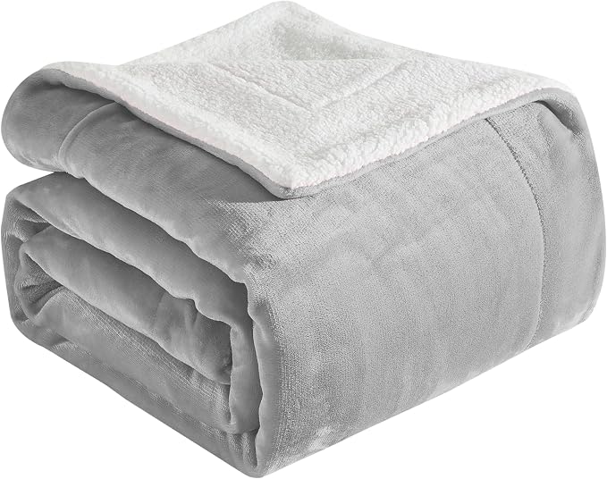 Elegant Comfort Ultra Soft Reversible Flannel Sherpa Blanket - Cozy Silky Fleece Throw for Couch, Bed - Plush Fuzzy Warm Winter Blanket for Gift, Twin XL, Silver Grey