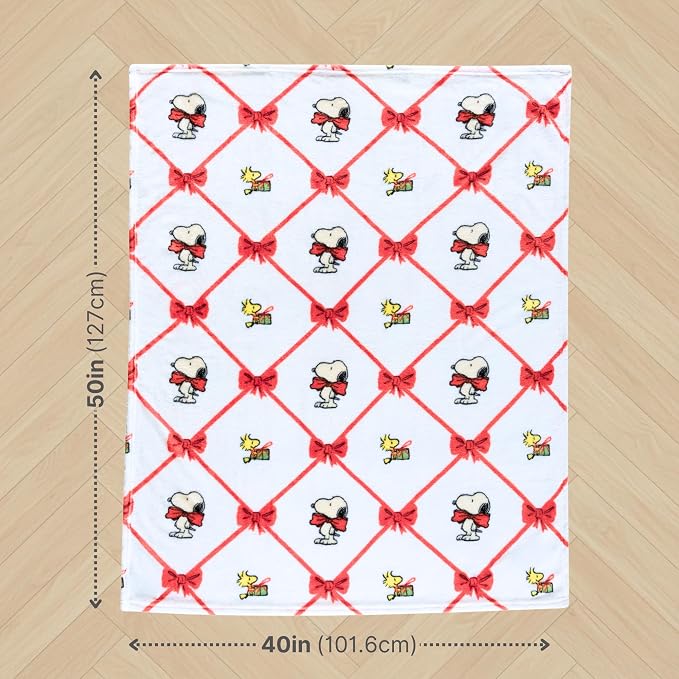 Peanuts Snoopy Cozy Throw 50 in x 40 in – Soft Cozy for Couch, Bed & Travel, Collectible Gift (Officially Licensed Product) by Franco Collectibles