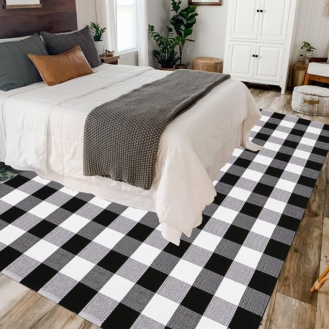 Bottalive Buffalo Plaid Outdoor Rug, 4' x 6' Black and White Check Indoor/Outdoor Area Rugs, Layering Rug for Hello/Welcome Door Mat, Washable Cotton Woven Farmhouse Mat for Fall Front Porch Décor