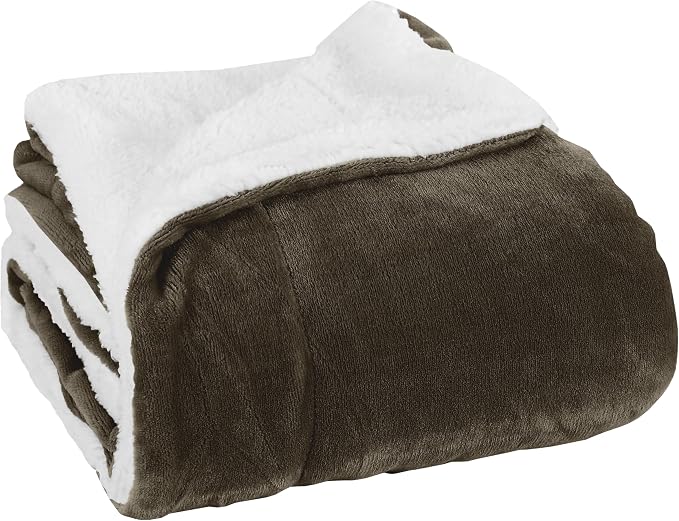 Elegant Comfort Reversible, Solid Sherpa Throw Blanket, All-Season Blanket- Super Soft, Cozy and Plush- Decorative Throw, Perfect for Lounging, 50 x 60 inches, Sherpa Throw Brown