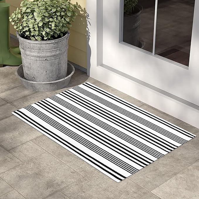 Black and White Striped Outdoor Rug, 2'x3' Cotton Modern Hand-Woven Reversible Front Porch Rug Door Mat Welcome Layered Doormat Washable Indoor Carpet for Farmhouse Laundry Room Bathroom
