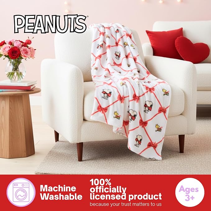 Peanuts Snoopy Cozy Throw 50 in x 40 in – Soft Cozy for Couch, Bed & Travel, Collectible Gift (Officially Licensed Product) by Franco Collectibles