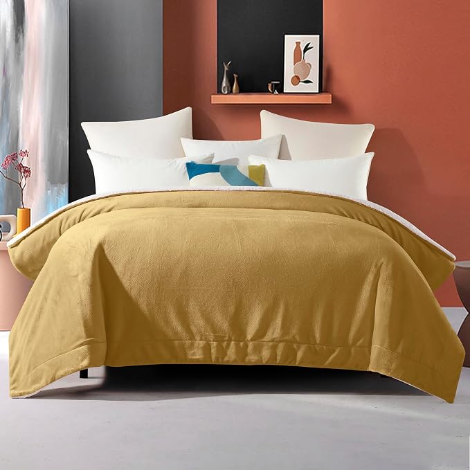 Elegant Comfort Ultra Soft Reversible Flannel Sherpa Blanket - Cozy Silky Fleece Throw for Couch, Bed - Plush Fuzzy Warm Winter Blanket for Gift, King, Gold