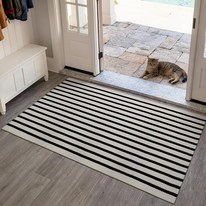 Collive Black and White Rug 3x5, Washable Outdoor Rug for Porch Cotton Woven Farmhouse Indoor Outdoor Rugs, Layered Welcome Door Mat, Floor Throw Carpet for Fall Front Door Decor Kitchen