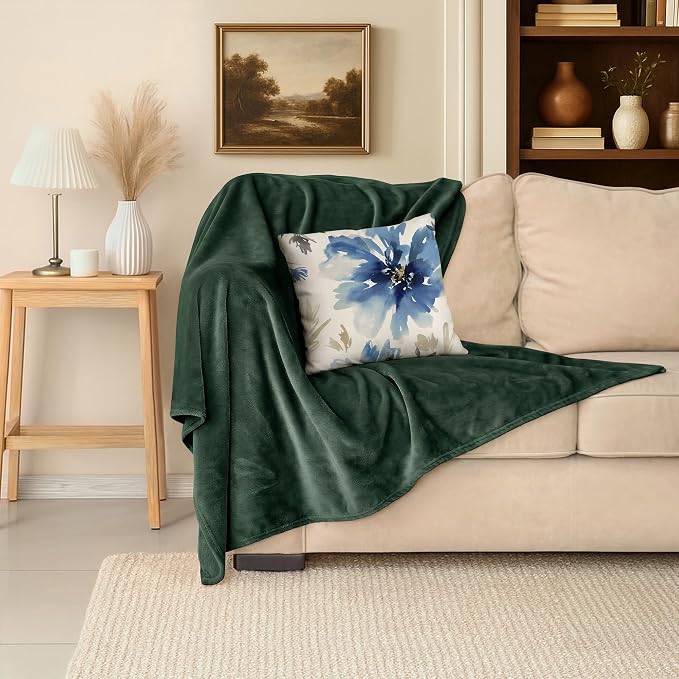 Americanflat 90x90 Fleece Throw Blanket - Soft and Breathable Throw Blanket for Couch, Bed, Chair - Oversized Fleece Blankets Perfect for Home, Bedroom, or Outdoor Use - Green