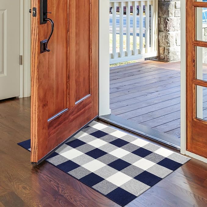 Buffalo Plaid Outdoor Rug 2x3 Cotton Woven Navy and White Checkered Doormat Washable Front Porch Mat Fall Layered Carpet for Indoor Outdoor Entryway Farmhouse Decor Area Rug