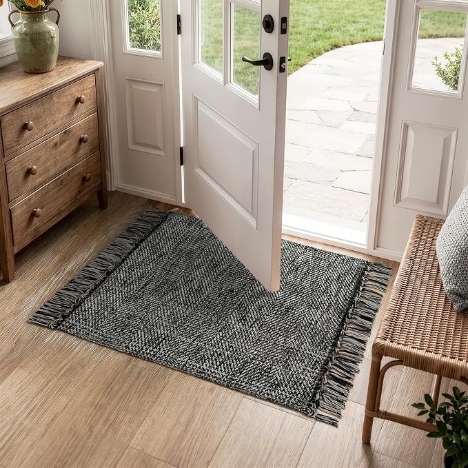 Collive Black Bathroom Rug, 2' x 3' Hand-Woven Washable Small Kitchen Rugs, 45% Cotton, 45% Polyester, 10% Viscose - Cotton Reversible Entryway Rug Modern Farmhouse Carpet for Foyer Bedroom Back Door