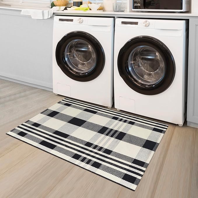 Buffalo Plaid Outdoor Rug 2x3 Check Black and Off White Grid Front Porch Door Mats Checkered Rug Washable Indoor Outdoor Rug Layered Area Rug for Entryway Farmhouse Decor Carpet