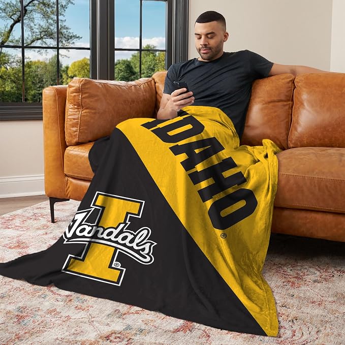 Northwest NCAA Silk Touch Throw Blanket, Ultra Soft Plush Polyester, Lightweight Warm Decorative Fan Gift, 46 x 60 in