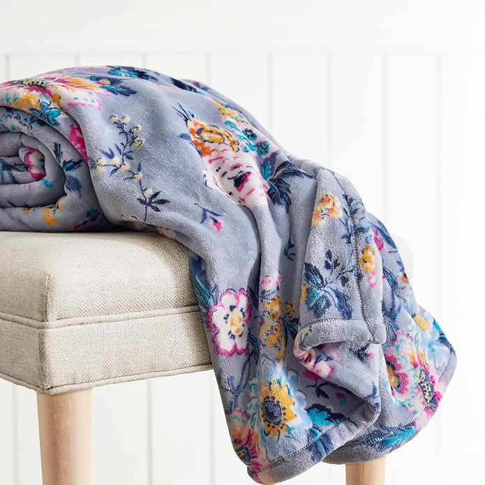 Vera Bradley Women's Fleece Throw Blanket – Soft Plush Blanket for Couch, Bedroom & Home Décor