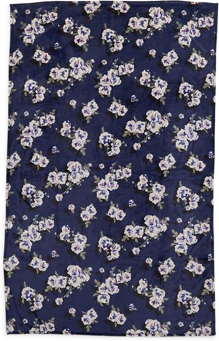 Vera Bradley Women's Fleece Throw Blanket – Soft Plush Blanket for Couch, Bedroom & Home Décor