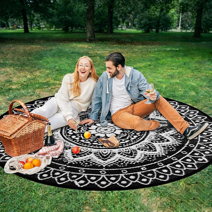 Round Outdoor Rugs for Patios, 8Ft Waterproof Reversible Plastic Straw Mat with Carry Bags, Boho Lightweight Outdoor Carpet Portable Round Floor Mat for Patio Camping Picnic Backyard RV,Black & White