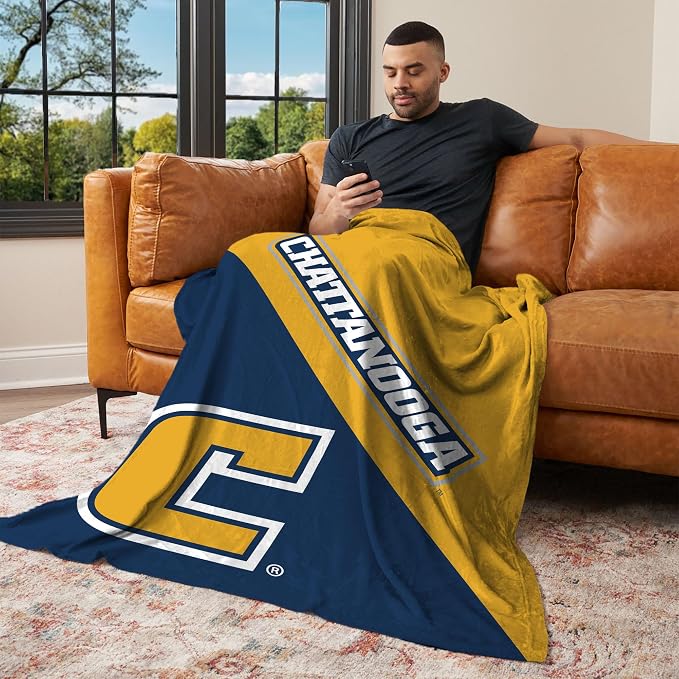 Northwest NCAA Silk Touch Throw Blanket, Ultra Soft Plush Polyester, Lightweight Warm Decorative Fan Gift, 46 x 60 in