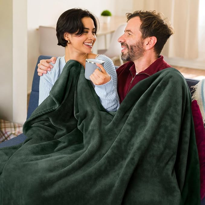 Americanflat 60x80 Fleece Throw Blanket - Soft and Breathable Throw Blanket for Couch, Bed, Chair - Roomy Fleece Blankets Perfect for Home, Bedroom, or Outdoor Use - Green