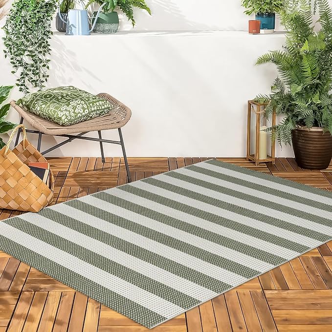 LEEVAN Striped Outdoor Rug 4x6, Washable Front Porch Rug, Spring Plaid Door Mats Outside Entrance, Green and White Entryway Floor Mat, Buffalo Woven Patio Layered Mat for Entrance/Deck/Camping