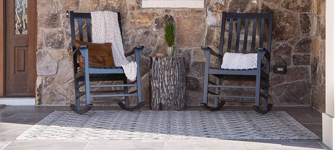 Unique Loom Outdoor Trellis Collection Area Rug - Tribal Trellis (4' 1" x 6' 1" Rectangle, Gray/ Black)